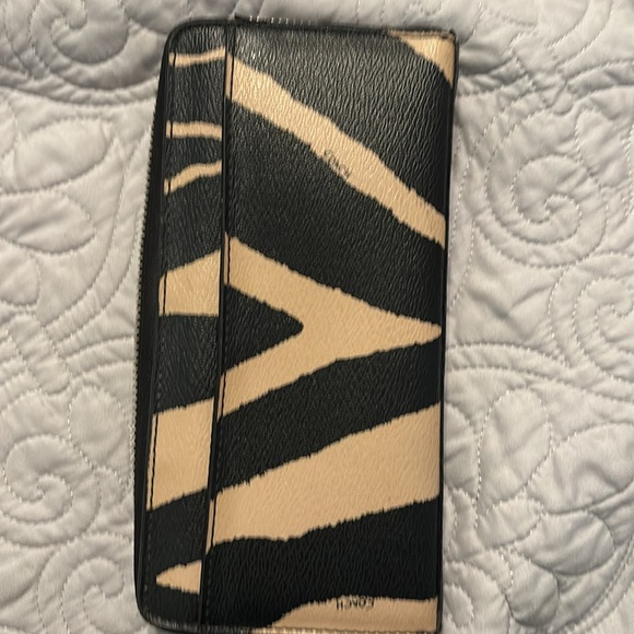 Coach, zebra leather wallet, zippered wallet - Picture 3 of 4